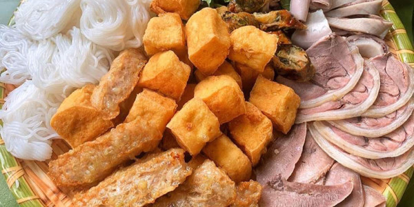 Bún Đậu Mắm Tôm - Chân Gà Sốt Thái Nhà Mây