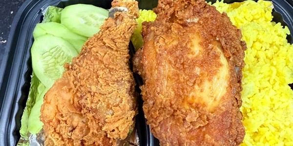 Bếp Thanh - Cơm Gà Xối Mỡ - Triều Khúc