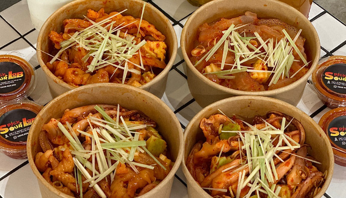 SPICY & SOUR Lab - Chân Gà & Râu Bạch Tuộc Sốt Thái - Ngõ 4 Nguyễn Văn Cừ