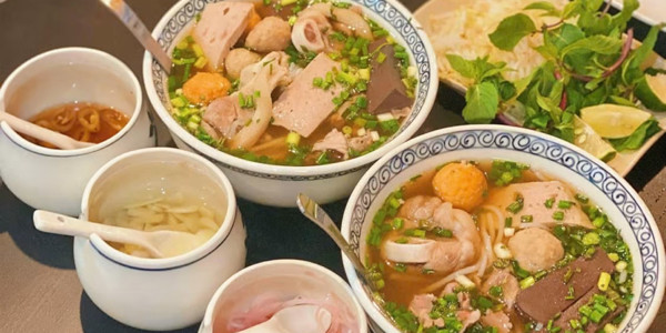 Cafe Sen Que - Bún Huế Trần Gia