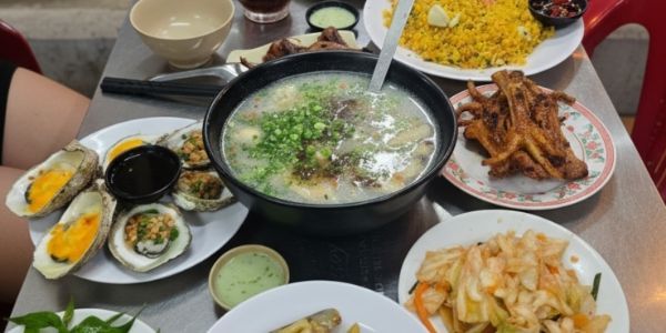 Chân Gà Nướng, Ốc & Hải Sản - 103 Đinh Tiên Hoàng