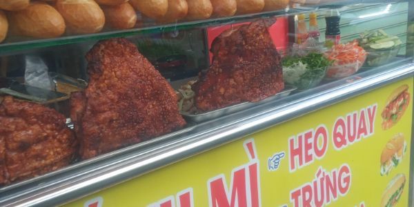 Lò Bánh Mì Đức Tài - Phan Trung