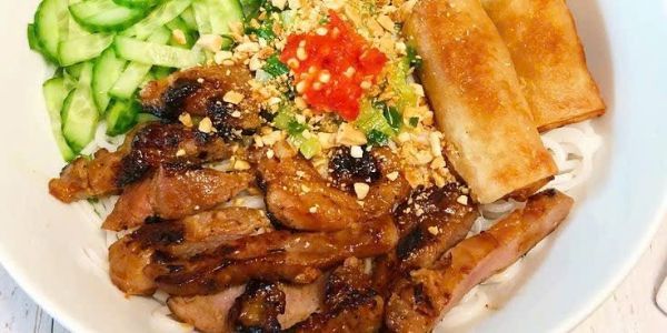 Cơm sườn , Bún thịt nướng, Sâm dứa sữa - Thanh Nhàng Food