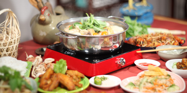 Lẩu Gà Lá É É É Thắng Béo
