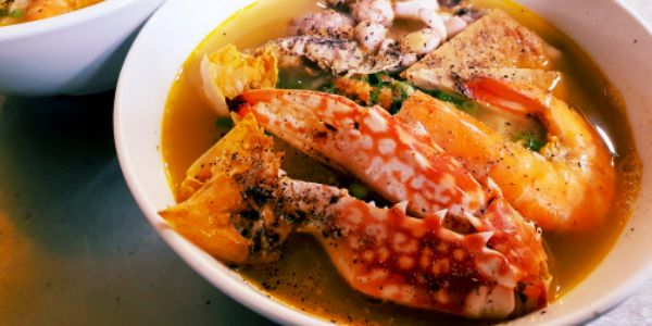 BẾP CỦA MẸ 45 - Bánh Canh Ghẹ & Bún Cá - 16 Huỳnh Thúc Kháng