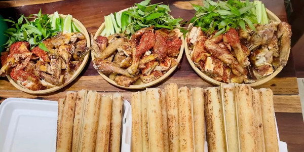 GÀ NƯỚNG CƠM LAM CÔ BA