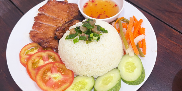 Cơm Tấm Đêm Dì Nhân - Đại Lộ Hùng Vương