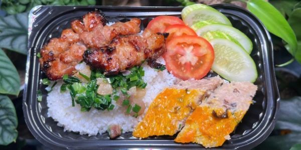 Cơm Tấm 3 Xiên Nướng Mật Ong
