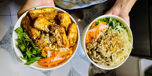 TIỆM BÚN Ý LAM – BÚN, MÌ Ý, TRÀ & BÁNH