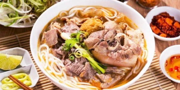 FAMILY QUÁN - Mì Quảng & Bún Bò