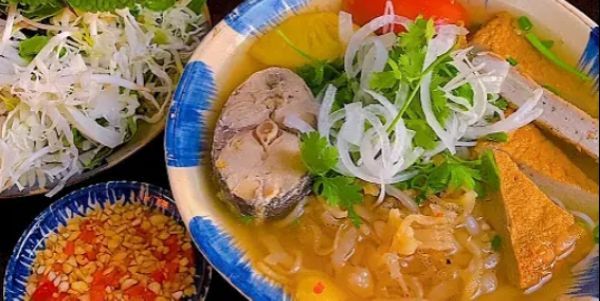 BÚN CHẢ CÁ SỨA - NHA TRANG