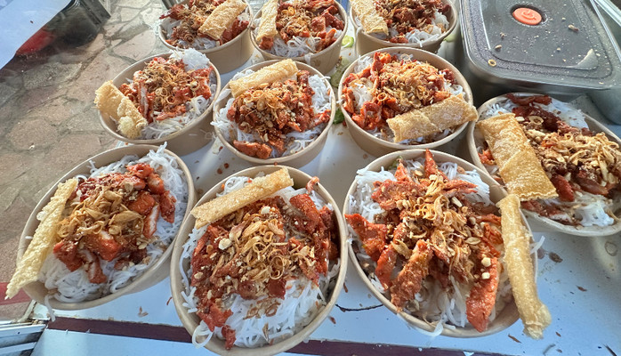 BÉ NGHI - BÚN THỊT NƯỚNG - 357 NGUYỄN VIẾT XUÂN