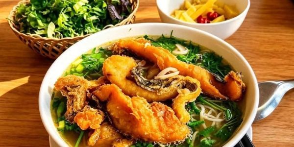 BÁNH CANH & BÚN CÁ LÓC CÔ NĂM