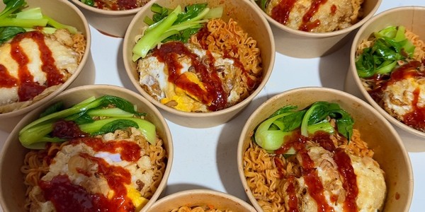 Tiệm Mì Trộn Núp Hẻm
