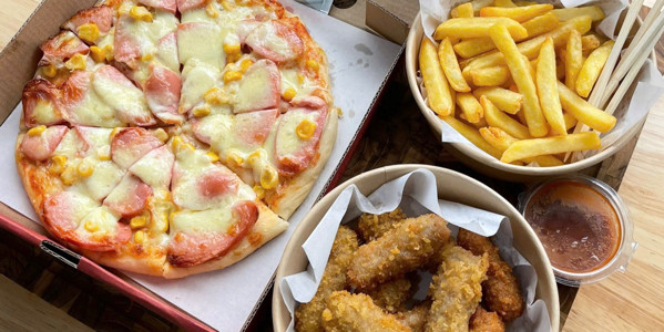 Tiệm Ăn Vặt GenZ - Pizza & Nem Chua TCC - Đống Đa