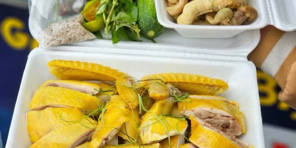 Gỏi Gà & Gà Ủ Muối Hoa Tiêu - Nhà Chang