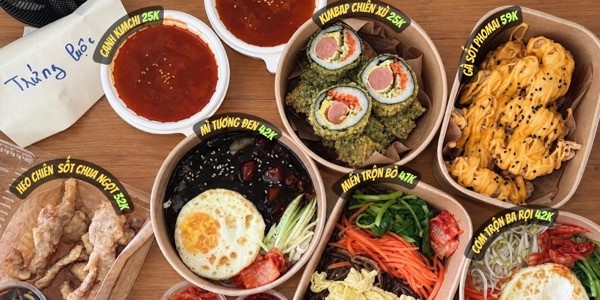 AXON FOOD – Gà Viên, Mì Tương Đen & Cơm Trộn