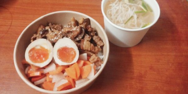 A SUẨY - Cơm Thịt Kho Kiểu Đài - Ngõ Đền Tương Thuận