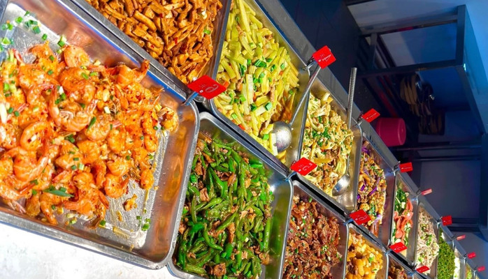 Cô Hưởng - Cơm Bình Dân - Vạn Hạnh