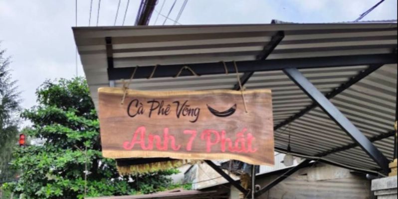 Anh 7 Phất - Bánh Mì Chả Cá & Nước Giải Khát - 37 Phú Chánh