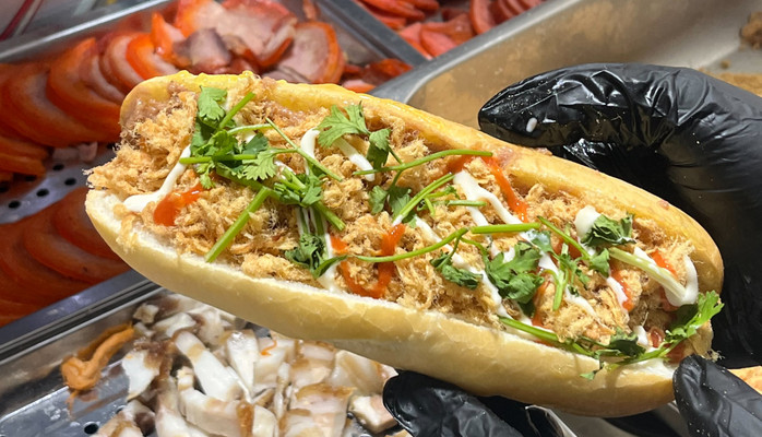 Bơ Ú - Bánh Mì Pate - 108 Hai Bà Trưng
