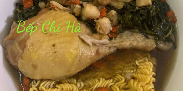 Bếp Chị Hà - Mì Gà Tần & Mì Bò Cay
