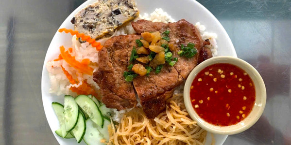 Cơm Tấm Tư Sa - Sườn Ba Rọi & Gà Nướng - 743 Hương Lộ 2