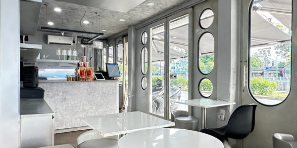 The Coffee Train - Lạc Long