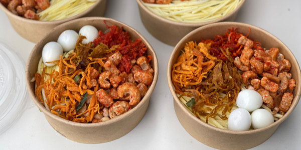 Bánh Tráng Đào Đào - Bánh Tráng Phơi Sương Trộn Mỡ Hành Tóp Mỡ - Kênh 19/5