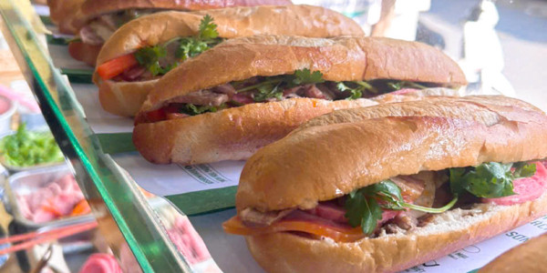 Tiệm Bánh Mì - Ba Sơn