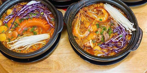 Mỳ Cay Hân Sứa - Mì Cay, Pizza & Đồ Ăn Vặt - 13/12 Quang Trung