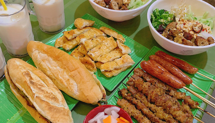 Bánh Mì Thịt Xiên - 376 Lê Lợi