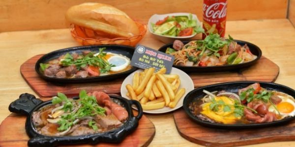 Bếp Mộc - Cơm Gà Sốt Mắm Tỏi & Bò Bít Tết - Lý Phục Man