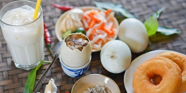 Trứng Sữa Cúc - Huỳnh Ngọc Huệ