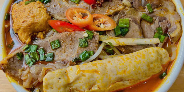 O Tú - Bún Bò Huế - Lê Tuấn Mậu