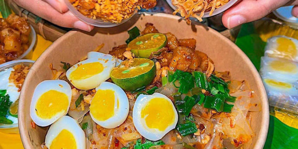 Bánh Tráng Trộn Tóp Mỡ Trứng Lòng Đào No.1 Sài Gòn - Quận 1