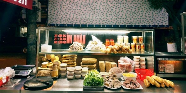 Lan Chả - Bánh Mì - 457 Ông Ích Khiêm