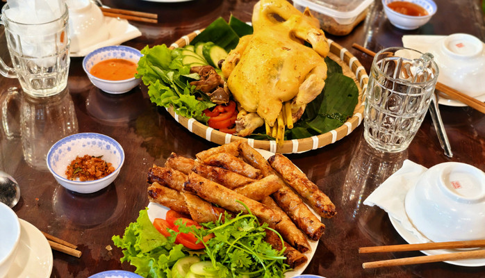 CF Túc Túc - Cafe & Điểm Tâm Sáng - 4/6 Lạc Long Quân