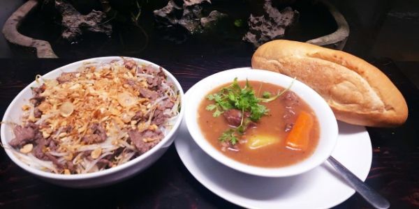 MĂM MĂM QUÁN - BÁNH MÌ SỐT VANG & BÚN BÒ NAM BỘ - 222 LÊ DUẨN