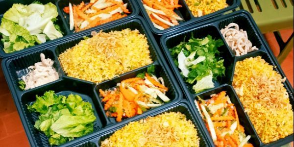 Quán 1997 - Cơm Gà Xối Mỡ, Cơm Heo Quay & Mỳ Xào - Cầu Diễn