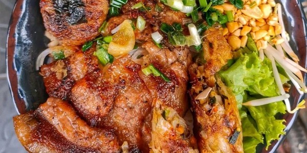 Bún Thịt Nướng & Cà Phê Gôn - 44 Lương Định Của