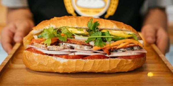Bánh Mì Sài Gòn Tân Tiến - 22 Tân Ấp