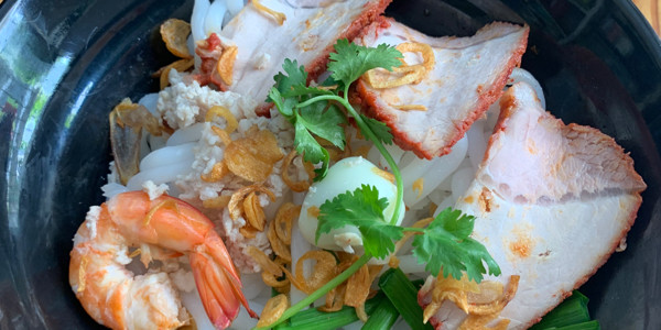 2 Mẹ Con - Hoành Thánh, Mì & Xá Xíu - Võ Văn Tần