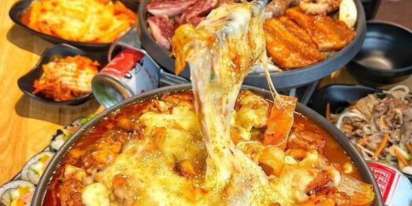 Tiệm Ăn Vặt Dì Hai