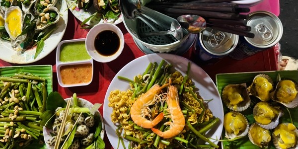 Ốc Phan Thiết - Hàu, Ốc & Hải Sản - 229 Trần Hưng Đạo