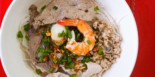 Hủ Tiếu & Bún Mọc - Cô Út