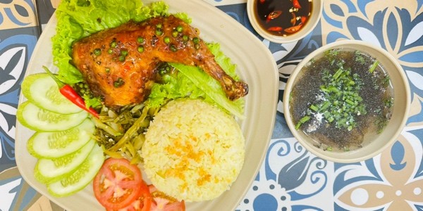 Miu Miu - Cơm Gà Sốt - Trường Chinh