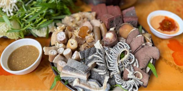 LẨU LÒNG ĐUÔI BÒ, LẨU NƯỚNG THAN HOA & GÀ ĐỦ MÓN - KHU 6 TRẠM TRÔI