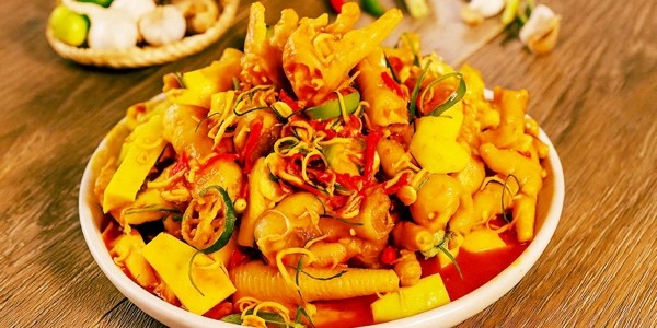 Ăn Vặt Nhà Food - Chân Gà Sốt Thái & Cá Viên Sốt Thái