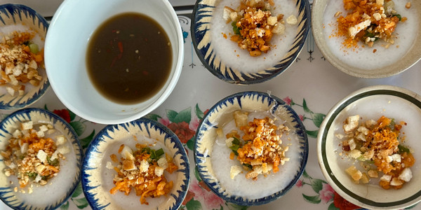 Cô Thạch - Bánh Bèo & Bún Vàng (Bún Nước Tro)